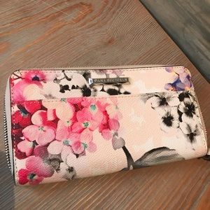 Dana Buchman wallet wrist purse